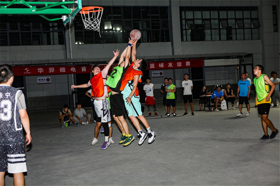 龙八头号微电首届“三对三”篮球赛